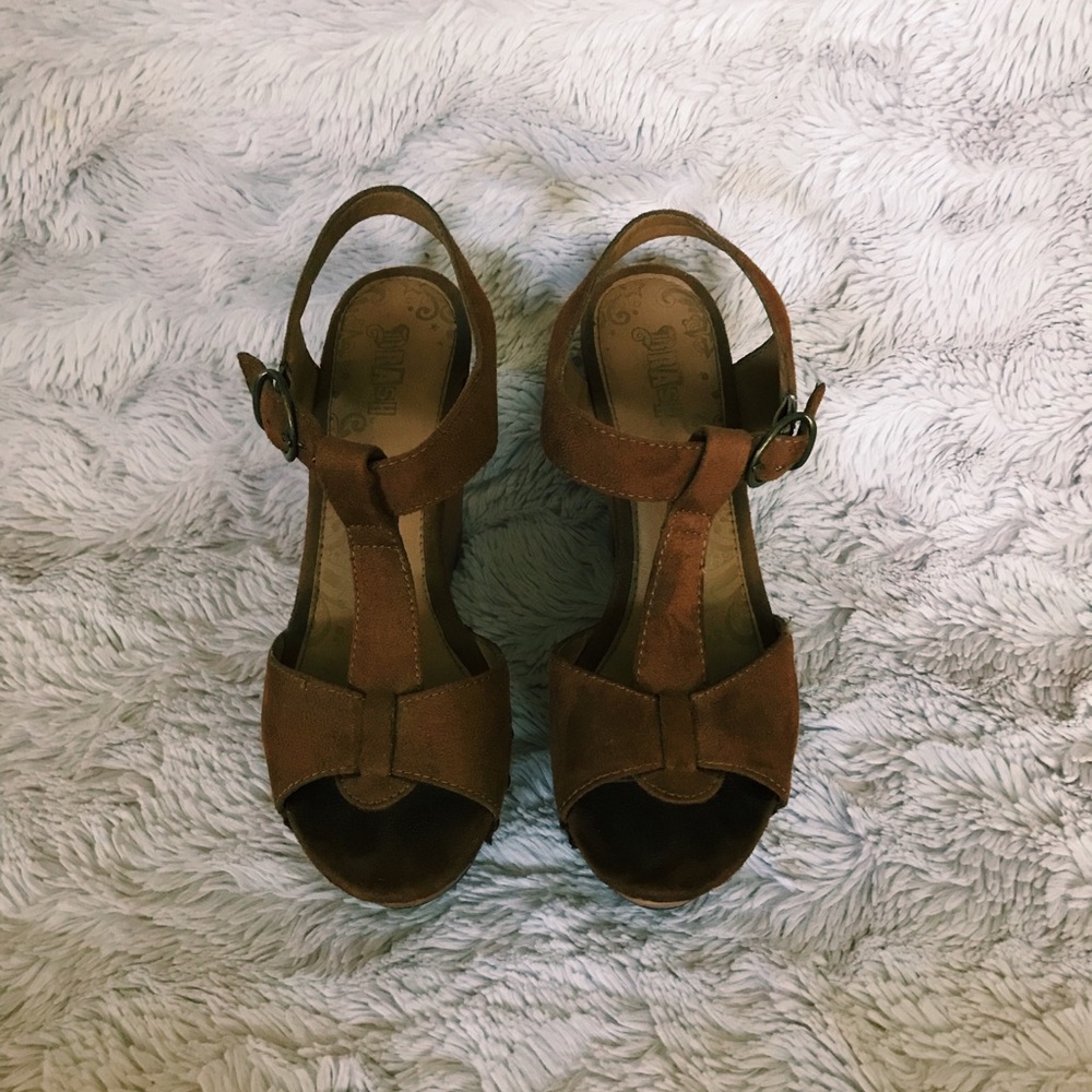 Wedged heels - Picture 2 of 2